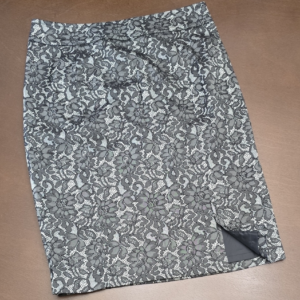 WORTHINGTON‎ Women's 8 Black and Silver Lace Skirt Pencil Slit Fitted New